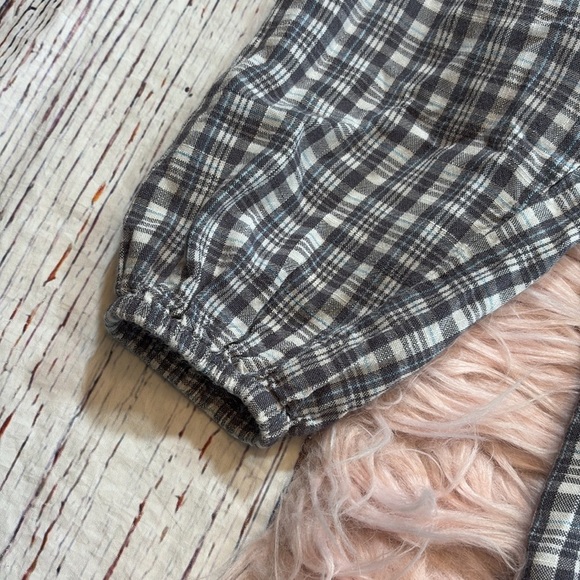 The Westside Grey Blue Plaid Tie Neck Peasant Top sz M - Picture 5 of 9